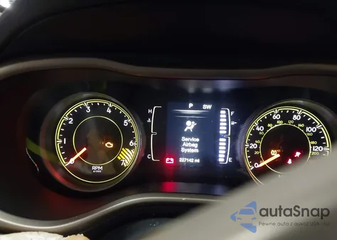 2015 Jeep Cherokee North z USA, uszkodzony, nr VIN 1C4PJMCS8FW635117